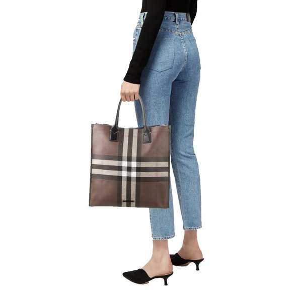 Burberry Unisex Denny Checked Large Tote Bag - Picture 11 of 13